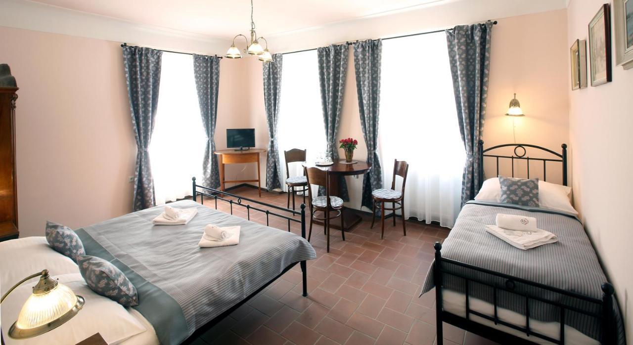 Hotel Penzion Na 15. Poledníku Jindřichŭv Hradec Esterno foto